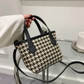 Bolso tote pequeño de pata de gallo con ribete de cuero negro y correa ajustable - Caqui