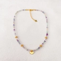 Bunte Perlenkette mit goldenem Herzanhänger und verstellbarer Kette für Damen - Bunte Perlenhalskette