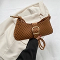 Braune Monogramm-Baguette-Tasche mit goldener Schnalle und schmalem Schulterriemen - Braun