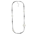 Long collier perles en agate noire et fleurs émaillées blanches pour pull élégant - Collier Noir