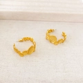 Fashionable gold-plated C-shaped earrings with textured disc拼接 for women - Gold