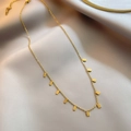 Minimalistische 18k vergoldete Titanstahlkette mit elf rechteckigen Anhängern für Damen - Mehrere Quadrate Anhänger - Gold