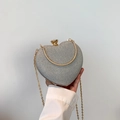 Elegante borsa da sera a forma di cuore con paillettes argento e catena d'oro - Argento