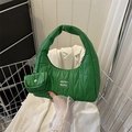 Sac nuage vert plissé avec mini porte-monnaie et étiquette Akobia People - Vert