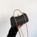 Elegante pochette da sera con paillettes nere, manico dorato e chiusura a sfera - Nero