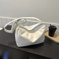 Bolso hobo blanco minimalista de cuero PU con un diseño plisado suave para mujer - Blanco