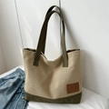 Bolso tote grande de lona beige y verde oliva con etiqueta de cuero para uso diario - Caqui