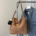 Sac seau en toile marron à franges avec texture damier et breloque en peluche - Kaki