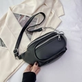 Sac banane minimaliste en cuir PU noir avec double fermeture éclair et chaîne argentée - Noir