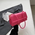 Classic rose red shoulder bag in smooth PU leather with gold fashion letter printing - Rose Pink