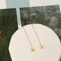 Elegantes pendientes de cadena larga con margarita dorada y colgante de diseño floral - Margarita Pasante / Dorado
