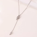 Detalle de collar en Y ajustable con nudo marinero plateado y cadena de serpiente fina - Cadena de Serpiente de Doble Nudo Cadena de Suéter / Color Acero