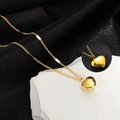 Collana con ciondolo a cuore dorato inciso Love e catena con paillettes - Cuore Love (Catena a Mais) / Oro
