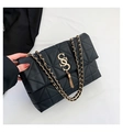 Sac bandoulière en similicuir noir matelassé avec logo doré et chaîne élégante - Noir (8016)