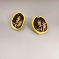 Französische Vintage-Emaille-Ohrstecker mit Lavendel-Design und matter Vergoldung - Schwarz