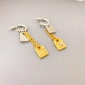 Pendientes colgantes rectangulares de estilo vintage francés con diseño grabado en oro y plata - Contraste Oro y Plata