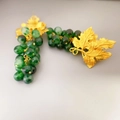 Orecchini vintage a grappolo d'uva con perle di resina verde e foglie dorate per donna - Stile a Perno (Con Scatola a Sospensione) / Verde