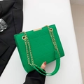 Borsa tote quadrata trapuntata verde brillante con tracolla a catena dorata e fibbia - Stile Trapuntato Triangolare (5604) / Verde