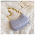Borsa sottobraccio lilla scintillante con catena dorata e finitura perlata alla moda - Viola