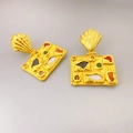 Pendientes barrocos vintage bañados en oro con detalles de incrustaciones de esmalte - Dorado