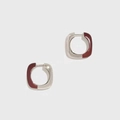 Orecchini quadrati in argento con smalto bordeaux e accenti metallici minimalisti - Rosso