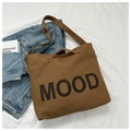 Bolso tote de lona retro marrón oscuro con estampado MOOD y correa ancha al hombro - Marrón