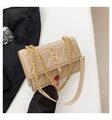 Beige gewatteerde nylon draagtas met gouden logo, franjes en kettingriem - Khaki