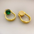 Elegant rotating gold ring set with green emerald crystal and sparkling rhinestones - US 7 / Green