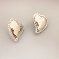 Polished silver heart stud earrings with beaded wavy edges in a minimalist 3D design - White Gold