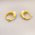 Classic 18K gold plated hoop earrings with white pearl and textured radial grooves - Gold