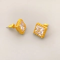 Quadratische Goldohrstecker mit glänzenden Zirkonia und edlem Perlenrand-Design - Gold
