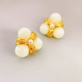 Elegant 925 silver needle stud earrings with three shell pearls and zircon in gold finish - White Shell Pearl Style / White