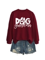 Detailansicht weinrotes Sweatshirt mit Dog Grandma Print und Jeansshorts-Kombi - S / Burgunderrot