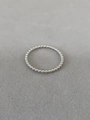Minimalistischer Ring aus poliertem Edelstahl in Silber mit Kugelketten-Design - US 5 / Stahlfarbe
