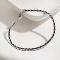 Minimalistisches schwarzes Flechtarmband mit Silberperlen und Metallanhänger-Detail - Schwarze Schnur / Silber (K)