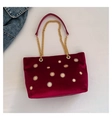 Rote Samt-Shopper-Tasche mit goldenen Sonnen-Nieten und grober Gliederketten-Riemen - Rot