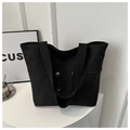 Minimalistische zwarte canvas draagtas met functioneel ritsvak en dubbele handvatten voor dames - Zwart