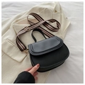 Borsa a sella nera a semicerchio con ampia tracolla colorata e manico superiore - Nero