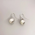 Elegant gold-plated brass hook earrings with black onyx and white cultured pearls - Platinum + Pearl