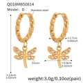 Libellen-Ohrringe aus Gold-Edelstahl mit Zirkonia-Besatz und gedrehtem Creolen-Design - Gold Strukturierte Libelle Ohrringe (Q018-D)