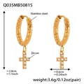 Créoles en acier inoxydable doré 18 carats avec pendentifs croix en zircon - Boucles d'Oreilles Croix en Texture Martelée Dorées (Q035)