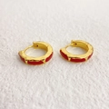 Minimalistische vergulde messing oorringen met rood emaille golfpatroon design - Emaille Oorbellen / Rood
