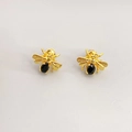 Orecchini a perno a forma di ape dorata con cristallo nero e ali con venature - Strass Nero (4815319677562) / Nero