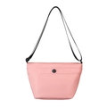 Bolso tipo cubo de nylon rosa claro con correa negra ajustable y cierre de presión - Rosa
