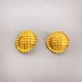 Orecchini a perno rotondi placcati in oro 18K con elegante trama a grata per donna - Oro