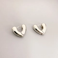 Minimalistische silberne S925 Sterling Silber Herz Creolen mit glattem Metallfinish - Herz Creolen / Weißgold