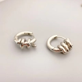 Orecchini a cerchio minimalisti in argento placcato oro 18K con texture in metallo intrecciato - Oro Bianco