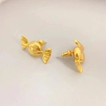 Gepolijste 18K vergulde oorknopjes in snoepvorm met een minimalistische glanzende metaalglans - Goud