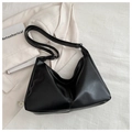 Sac hobo minimaliste en cuir PU noir mat avec bandoulière large et réglable - Noir