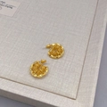 Pendientes vintage franceses bañados en oro con diseño de alambre de metal enrollado - Dorado